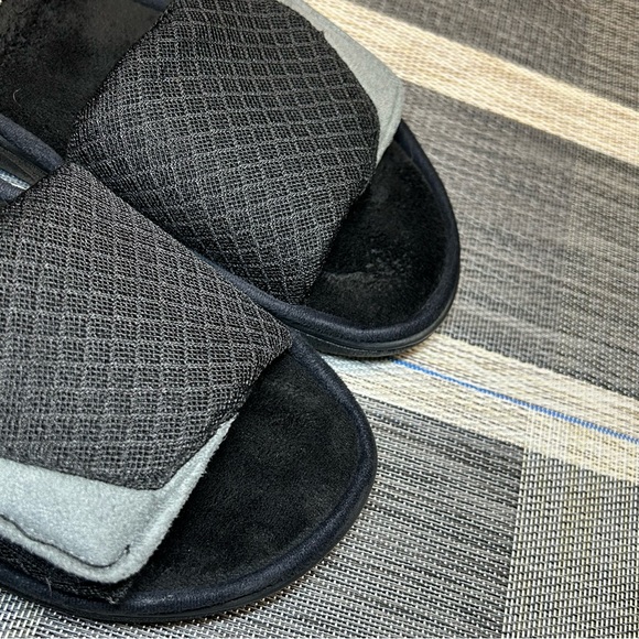 Dearfoams Men’s Easy Slip On Adjustable Slide Slippers 9-10 Medium Black - Picture 4 of 16